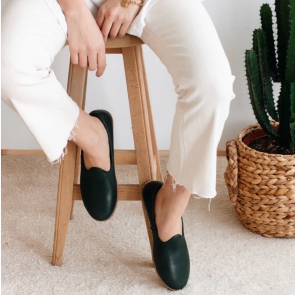 NWOT! Charix Black slip on flats leather size eu 40 us 9